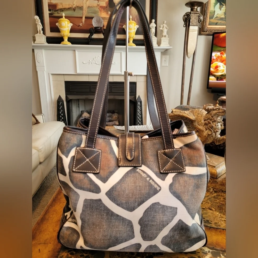 Dooney & Bourke Giraffe Print  shoulder bag - Picture 2 of 13